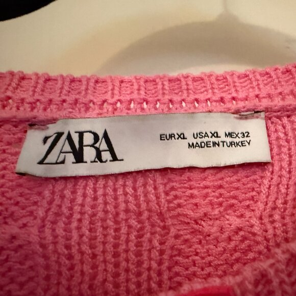 Pink Cable Knit Cardigan with snaps and Pockets with Trim - Picture 3 of 4